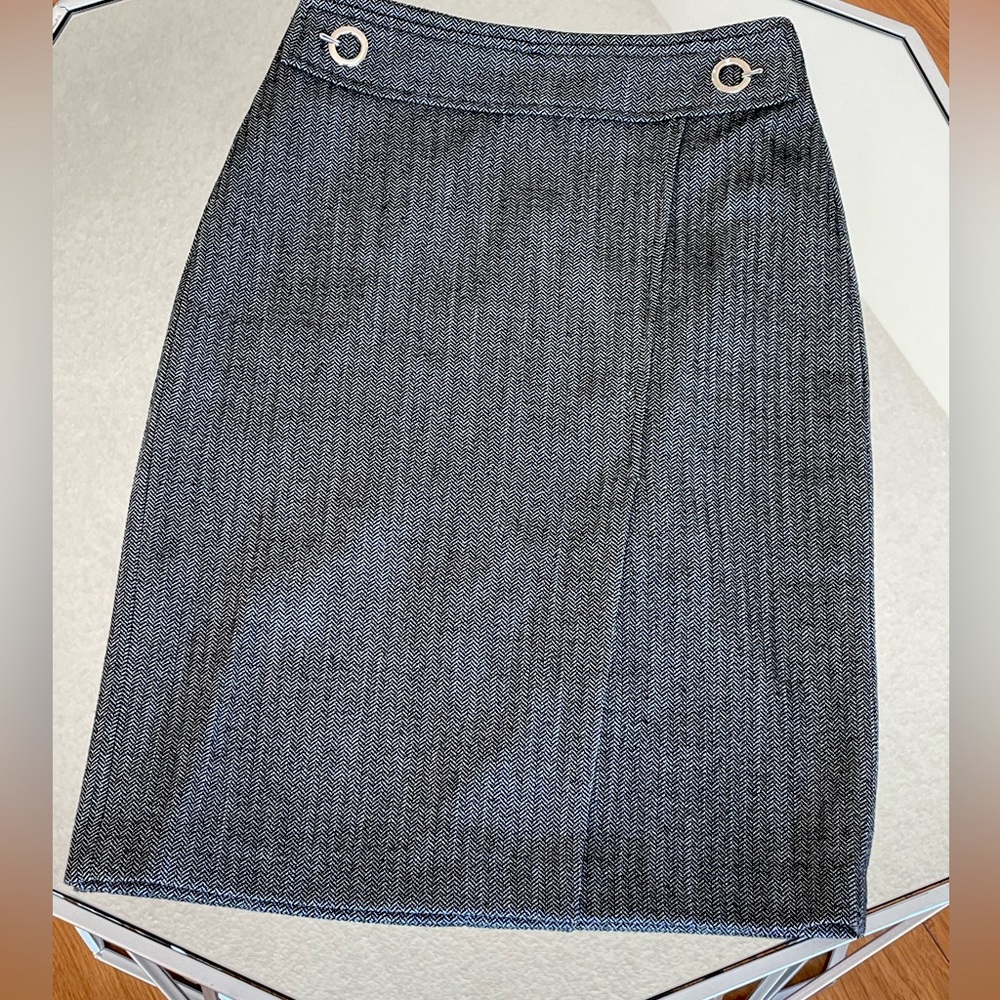 H&M - Grey Mini Skirt - Size 2 - Like New!